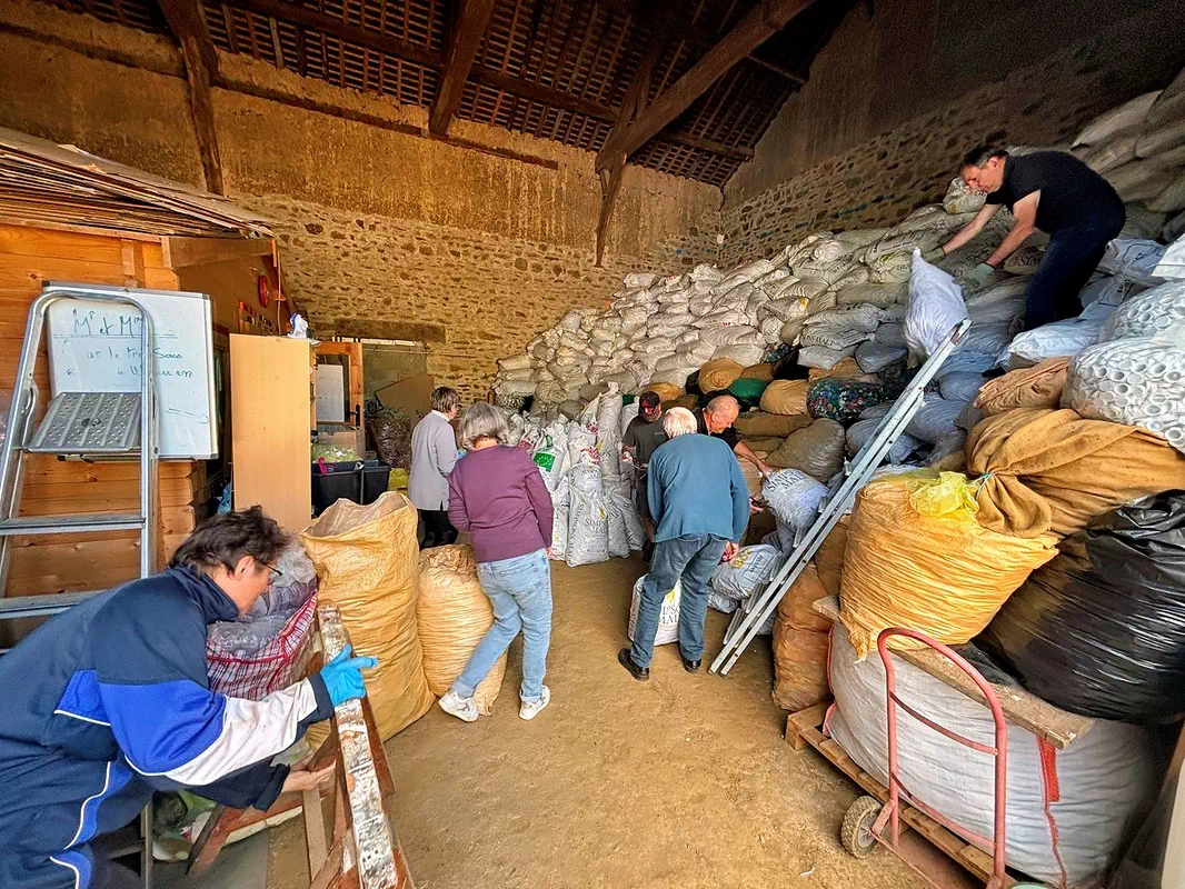 Etape1_equipe benevoles a l oeuvre